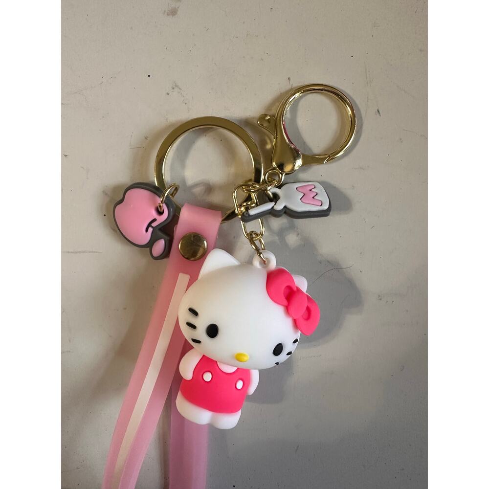 Hello Kitty Keychain - Picture 2 of 3